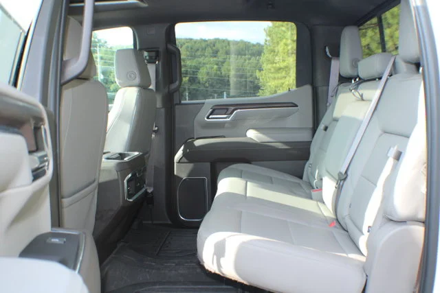 Used 2022 White Frost Tricoat GMC SLT image 16