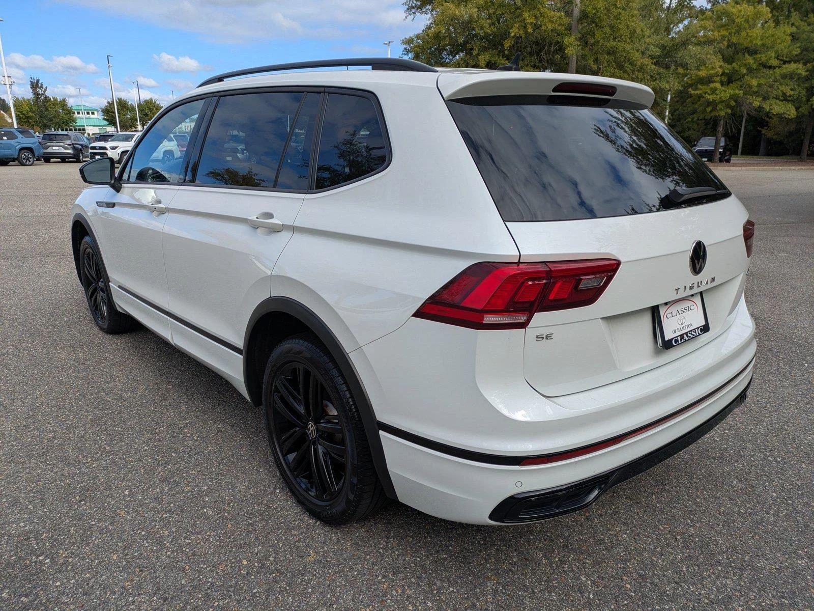 Used 2022 Pure White Volkswagen SE R-Line Black image 6