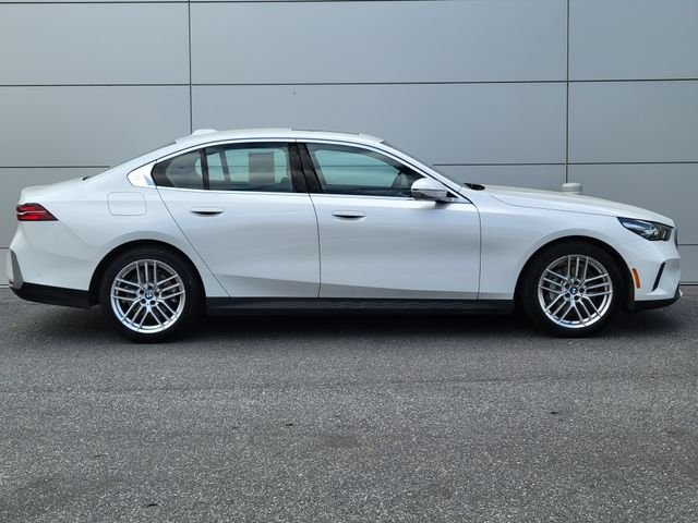 Used 2025 White Metallic BMW 530i image 5