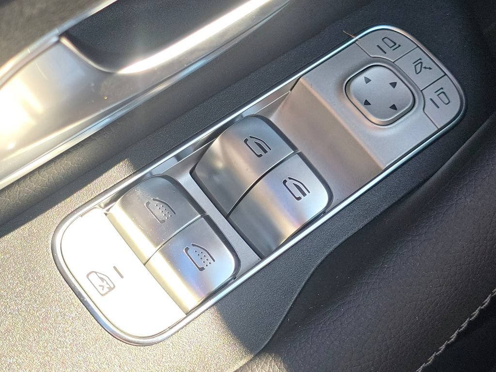 New 2026 MANUFAKTUR Moonlight White Metallic Mercedes-Benz GLS 450 image 69