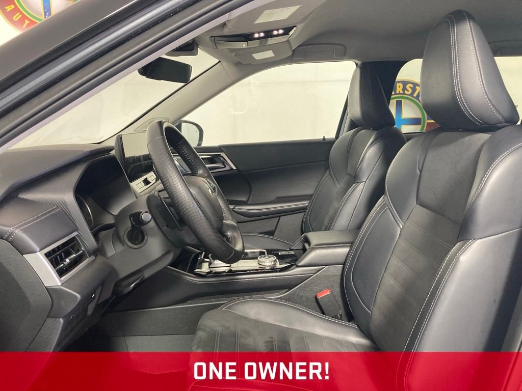 Used 2025 Gray Mitsubishi SE image 7