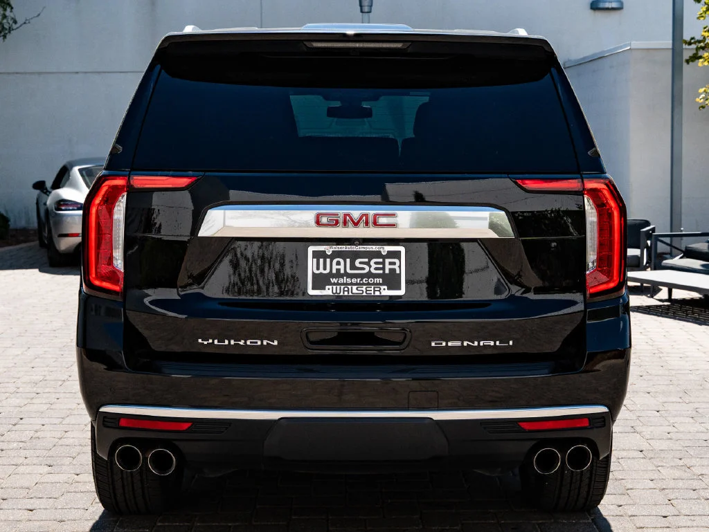 Used 2021 Onyx Black GMC Denali image 7