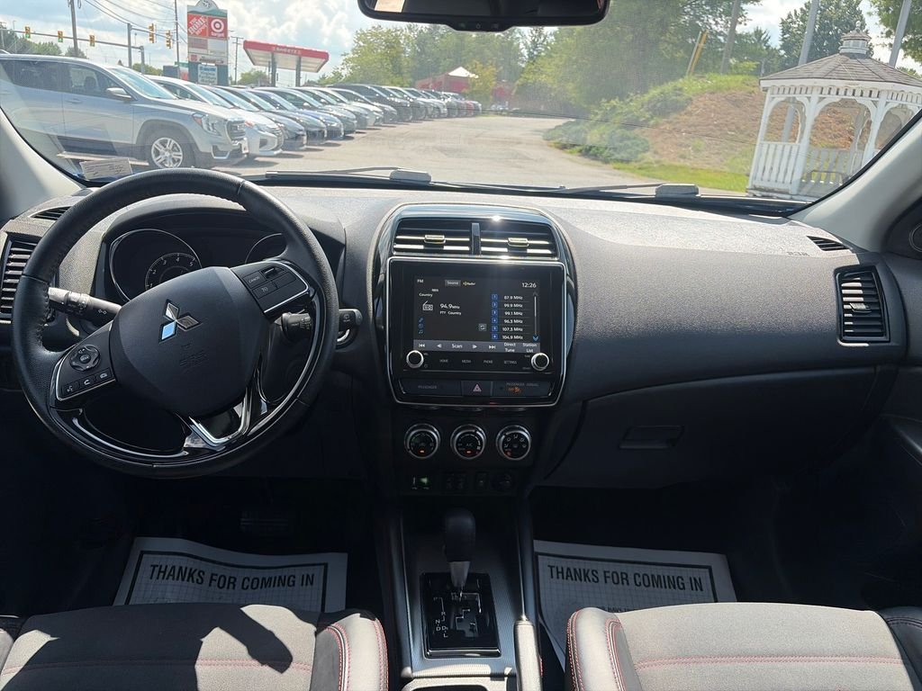 Used 2025 Blue Mitsubishi 2.0 SE image 12
