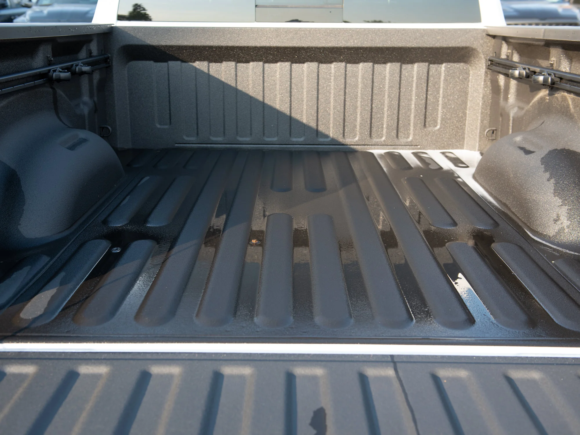 New 2026 White RAM Express* Crew Cab 4x4, Twin-Turbo, Bed Utility Group, Bedliner, 3.92 Axle image 5