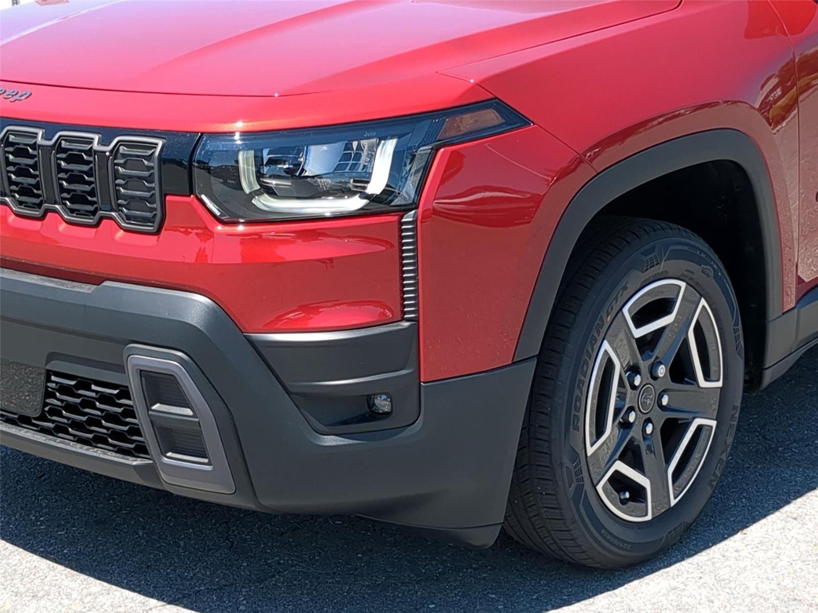 New 2026 Red Hot Pearl-Coat Exterior Paint Jeep Limited image 9
