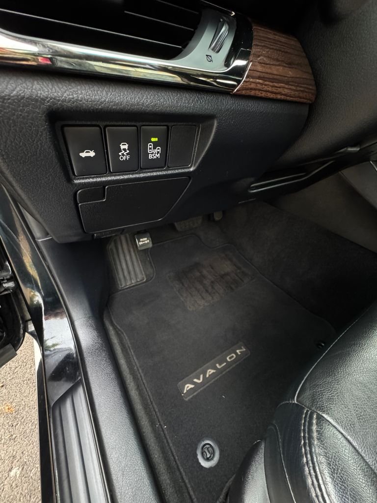 Used 2013 Attitude Black Metallic Toyota XLE Touring image 14