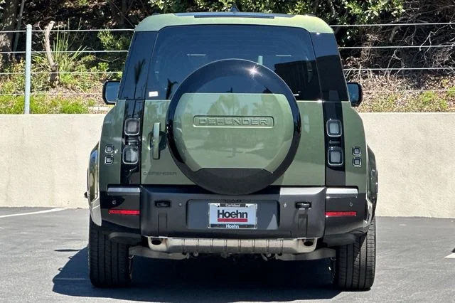 New 2026 Woolstone Green Land Rover X-Dynamic SE image 4
