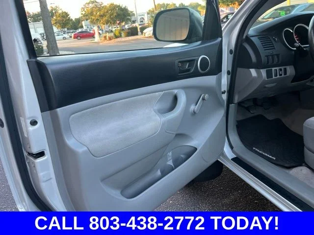 Used 2008 Silver Toyota Base image 4