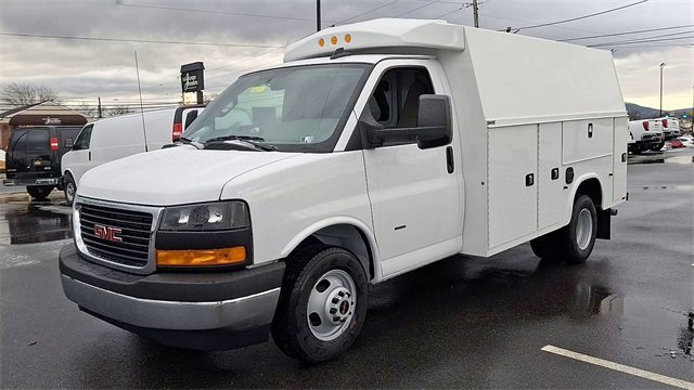 New 2025 Summit White GMC 1WT image 5
