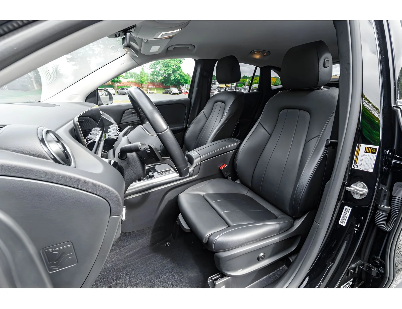 Used 2022 Black Mercedes-Benz GLA 250 image 14
