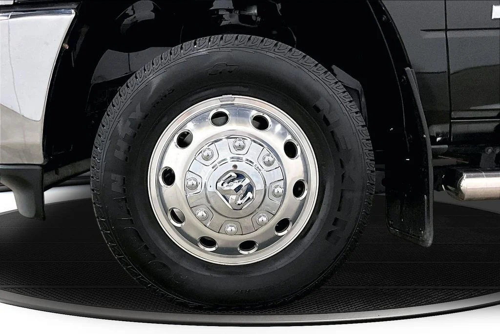 Used 2024 Black Ram Laramie image 33
