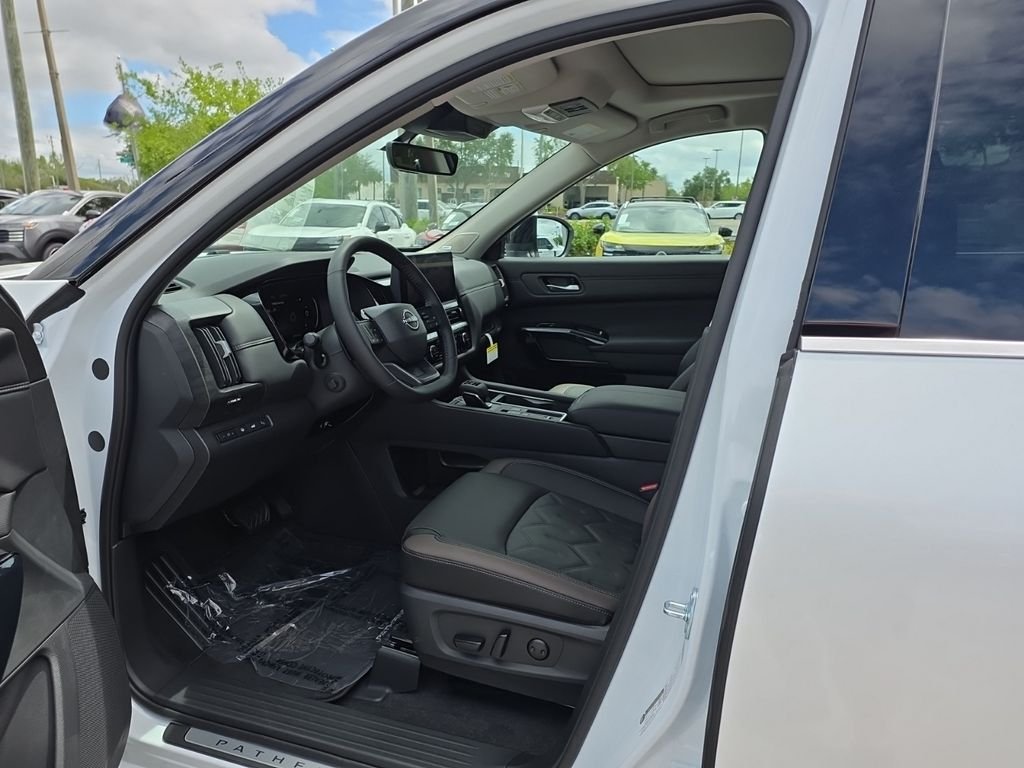 New 2026 Nissan Pathfinder Platinum 4D Sport Utility