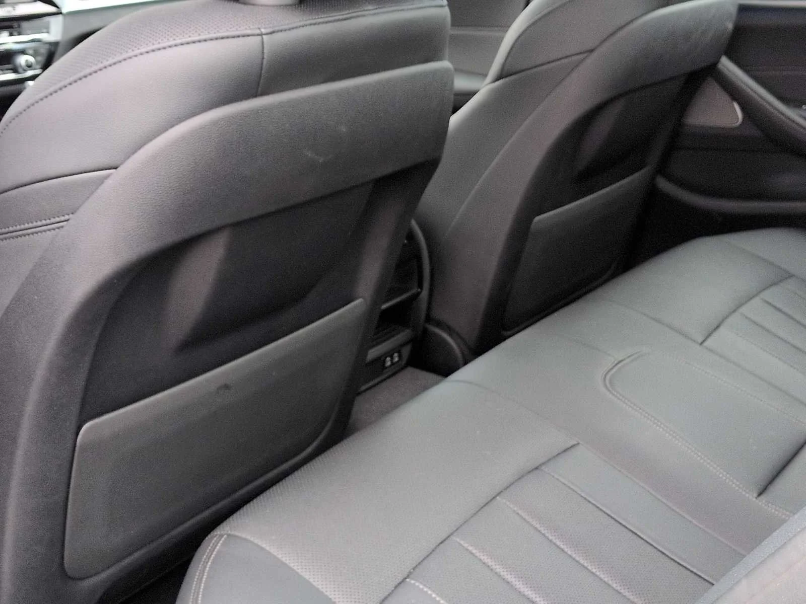 Used 2021 Dark Graphite Metallic BMW 530e xDrive image 18
