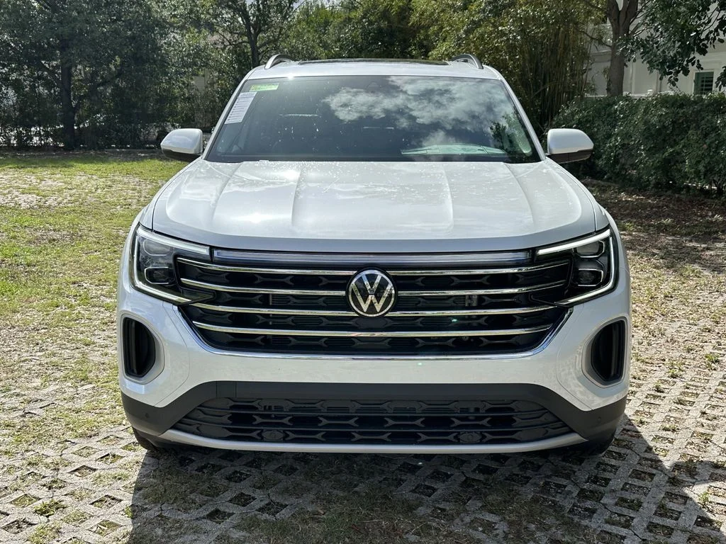New 2026 White/off-white Volkswagen 2.0T SE w/Technology image 3