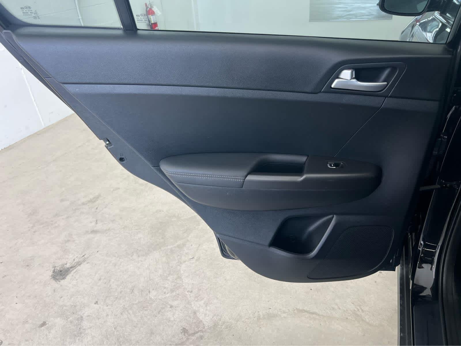 2022 Kia Sportage LX - Photo 23