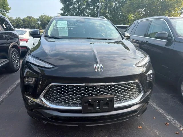 Used 2025 Ebony Twilight Metallic Buick Avenir image 3