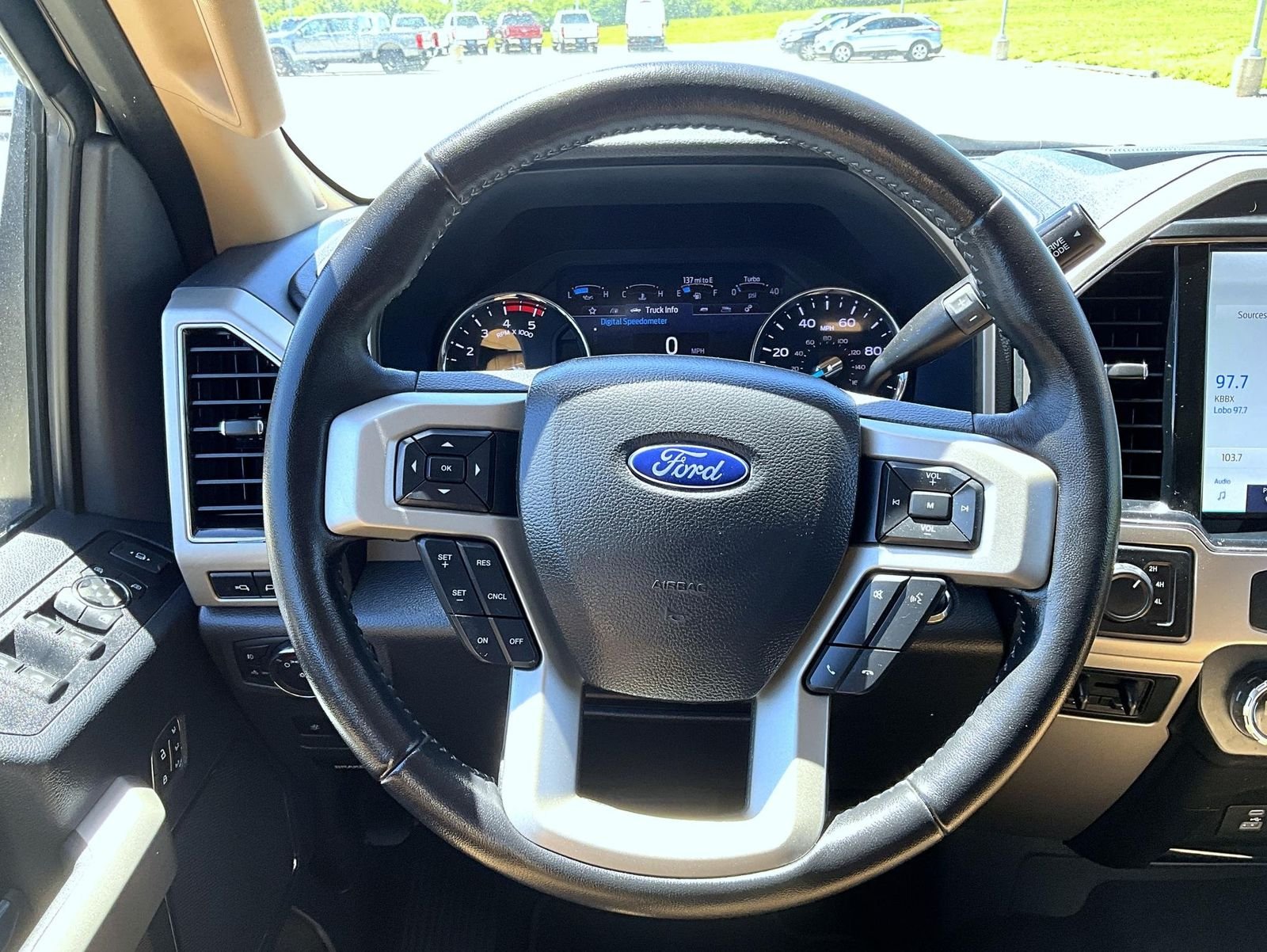 Used 2022 White Ford Lariat image 11