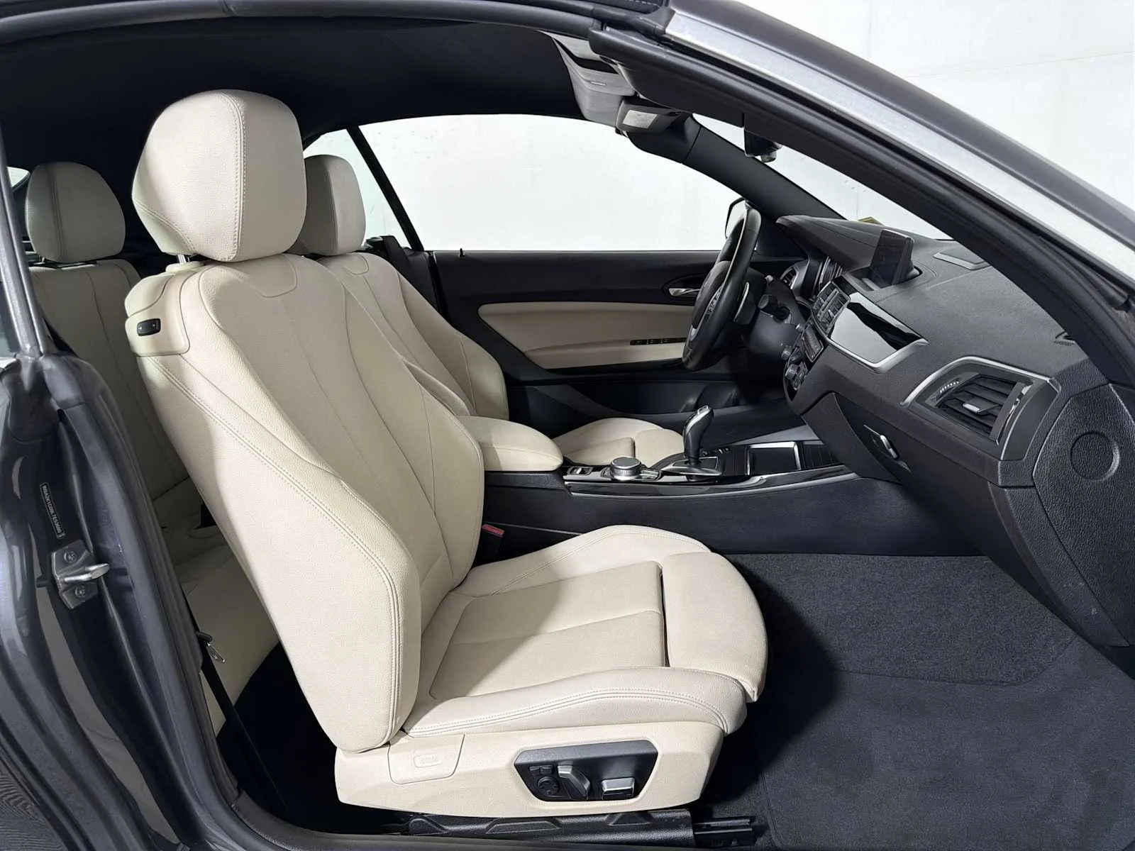 Used 2020 Mineral Grey Metallic BMW 230i xDrive image 23