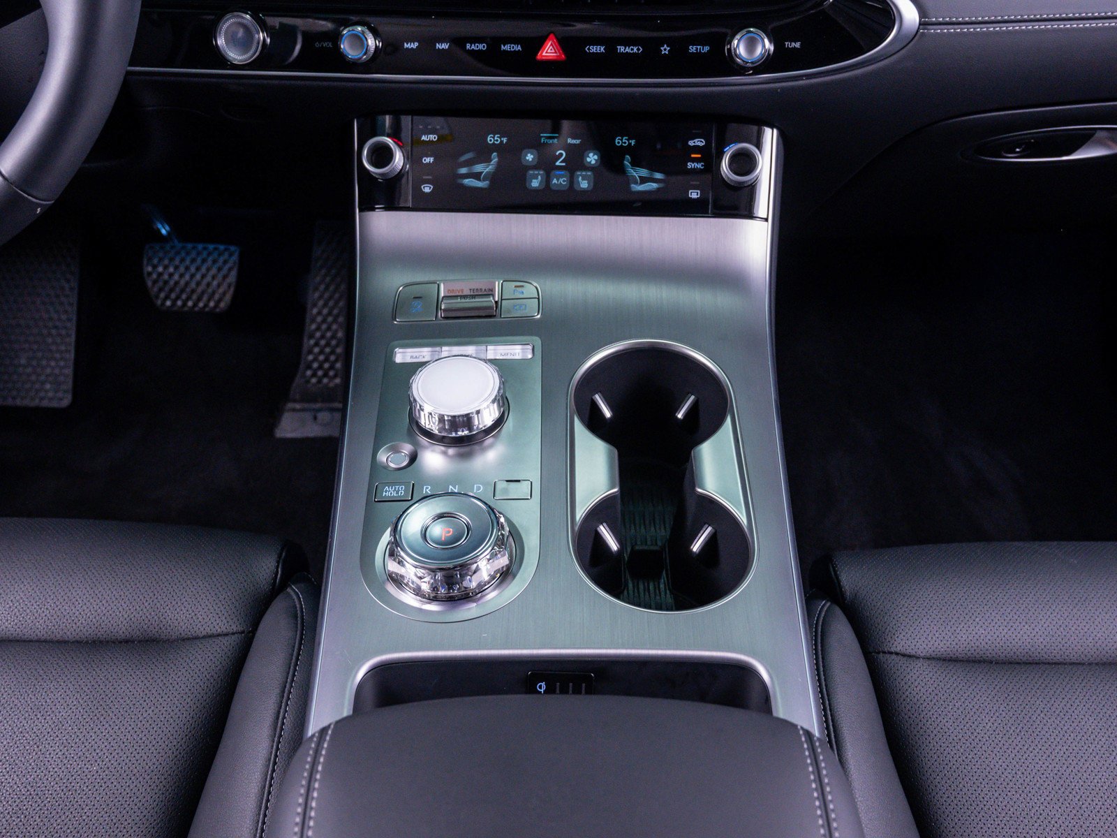 Certified Used 2026 Savile Silver Genesis 2.5T Select image 29