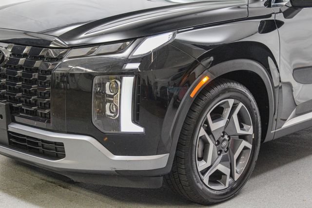 Used 2024 Black Hyundai Limited image 4