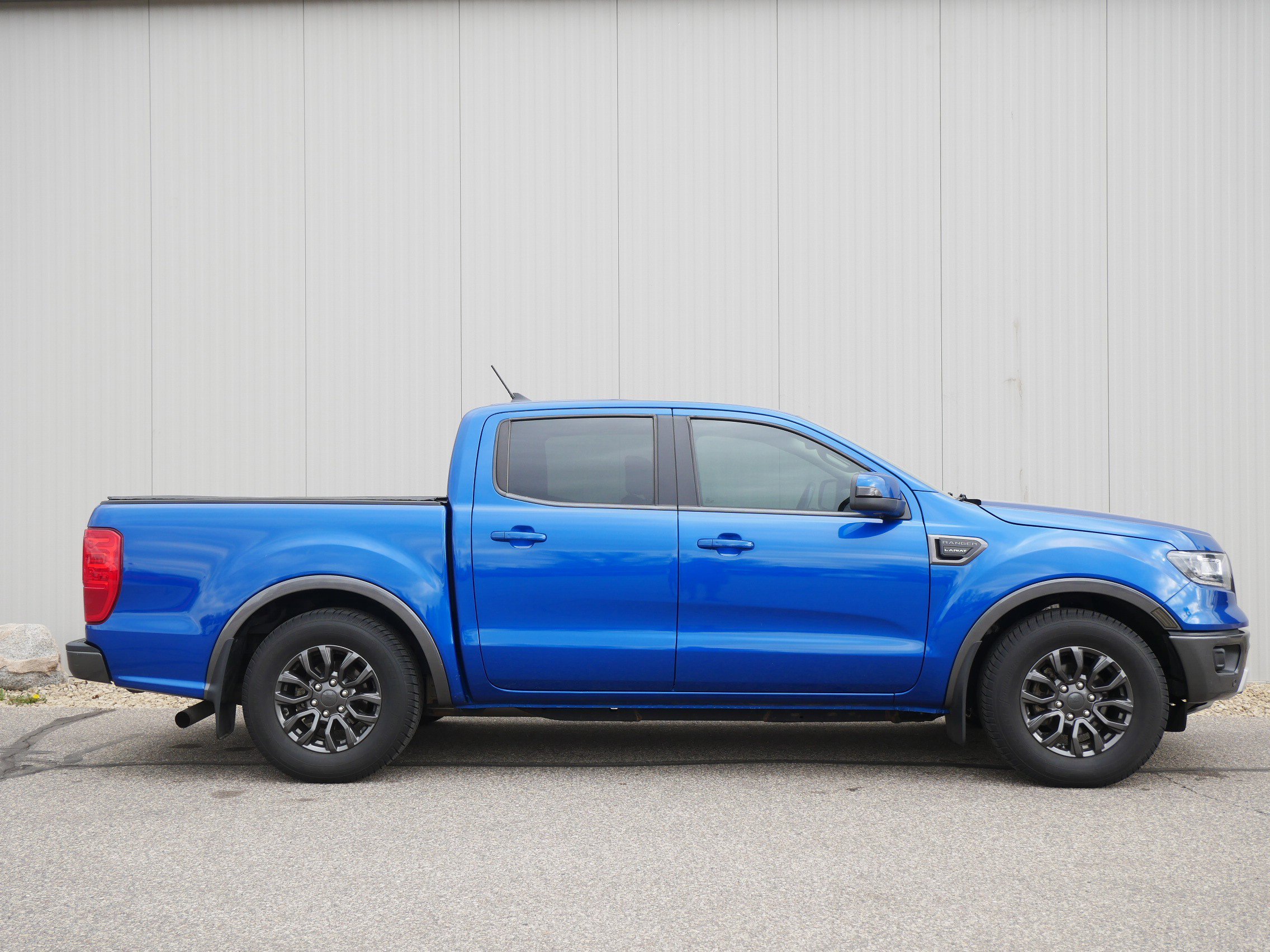Used 2019 Blue Ford LARIAT image 6