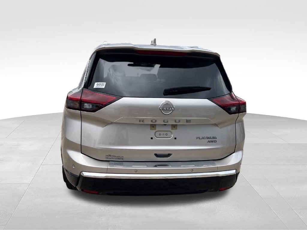 Used 2024 Gold Nissan Platinum image 4