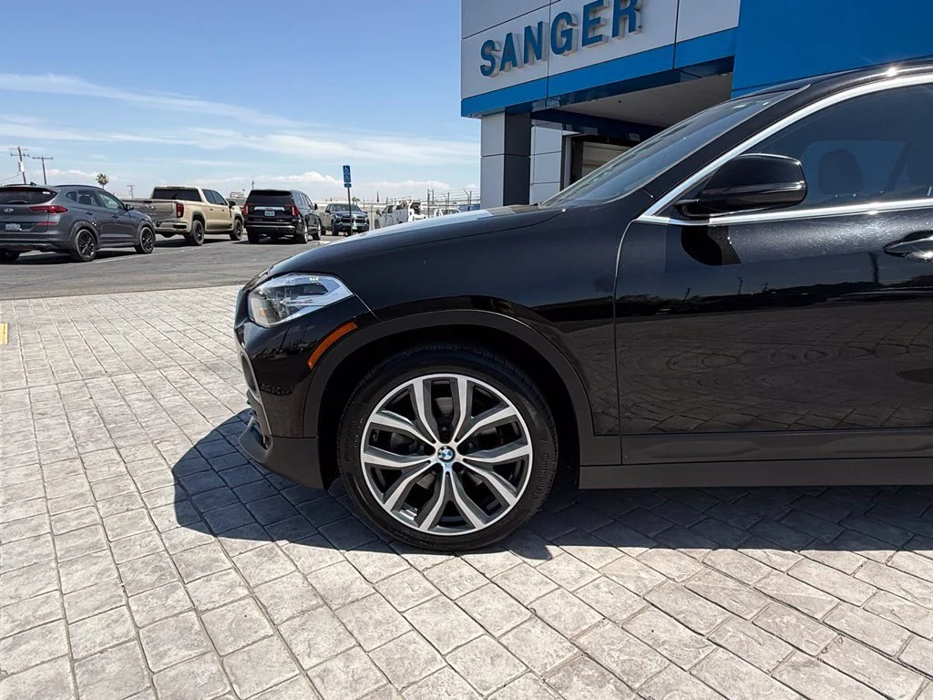 Used 2020 Black BMW sDrive28i image 5