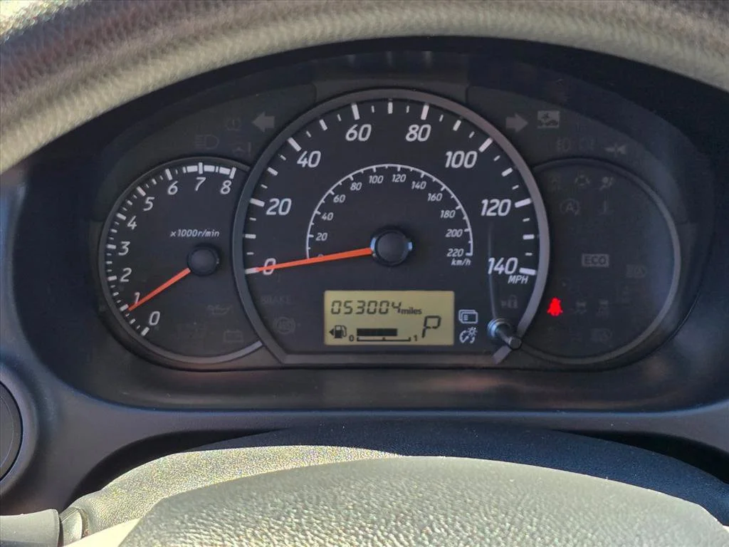 Used 2024 Red Mitsubishi ES image 6