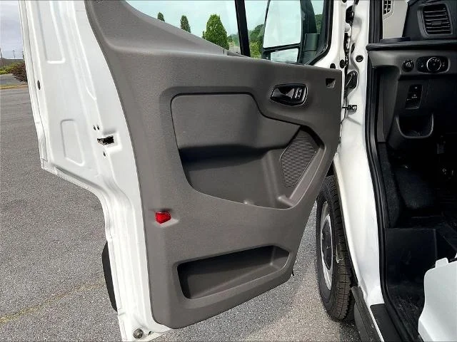 New 2026 Oxford White Ford Cargo Van image 22