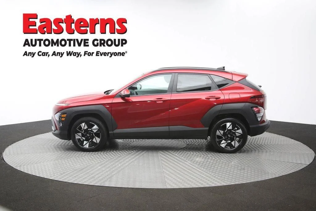 Used 2025 Red Hyundai SEL image 61