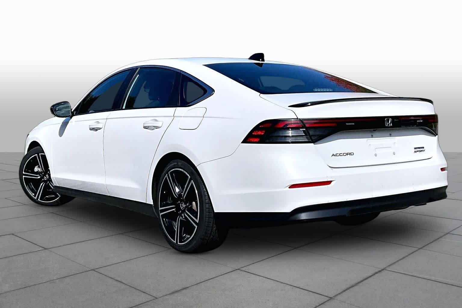 Used 2024 Platinum White Pearl Honda Sport image 12