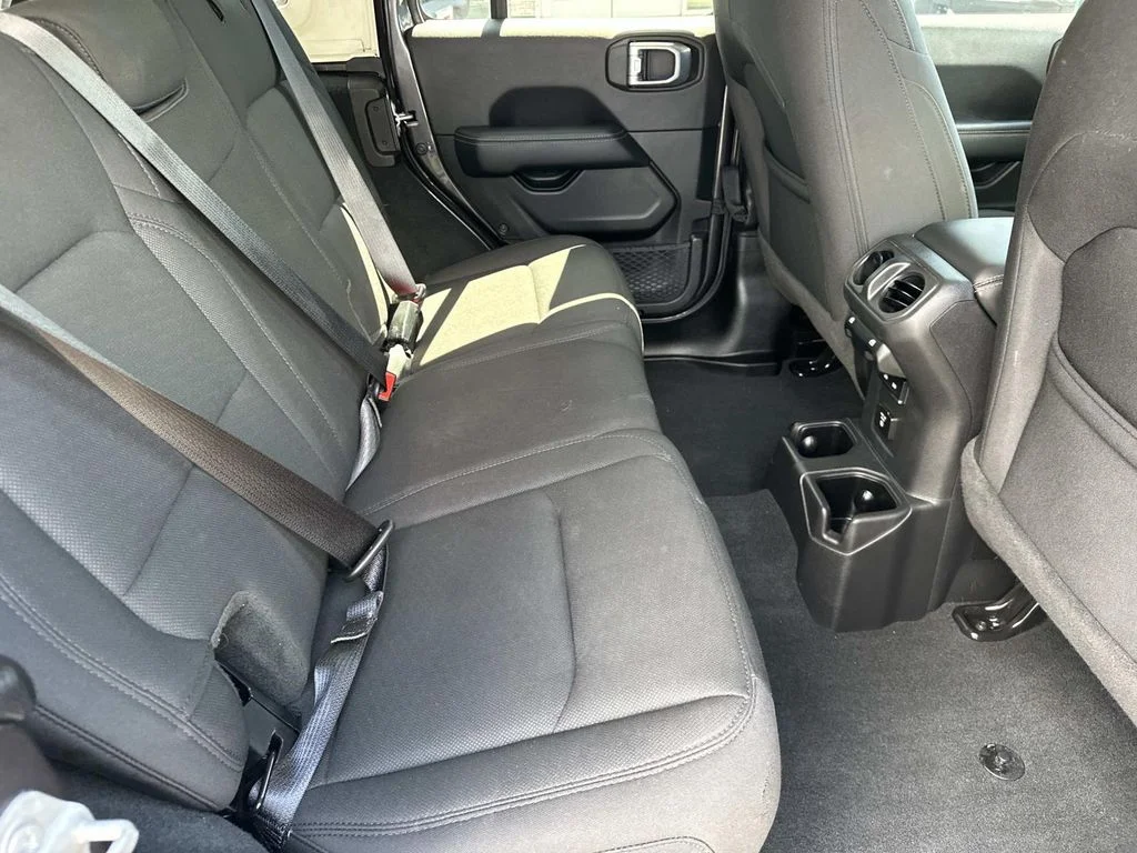 Used 2022 Gray Jeep Unlimited Sahara image 14