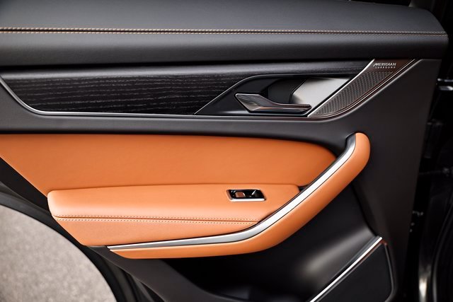 2026 Jaguar F-Pace R-Dynamic S - Photo 23