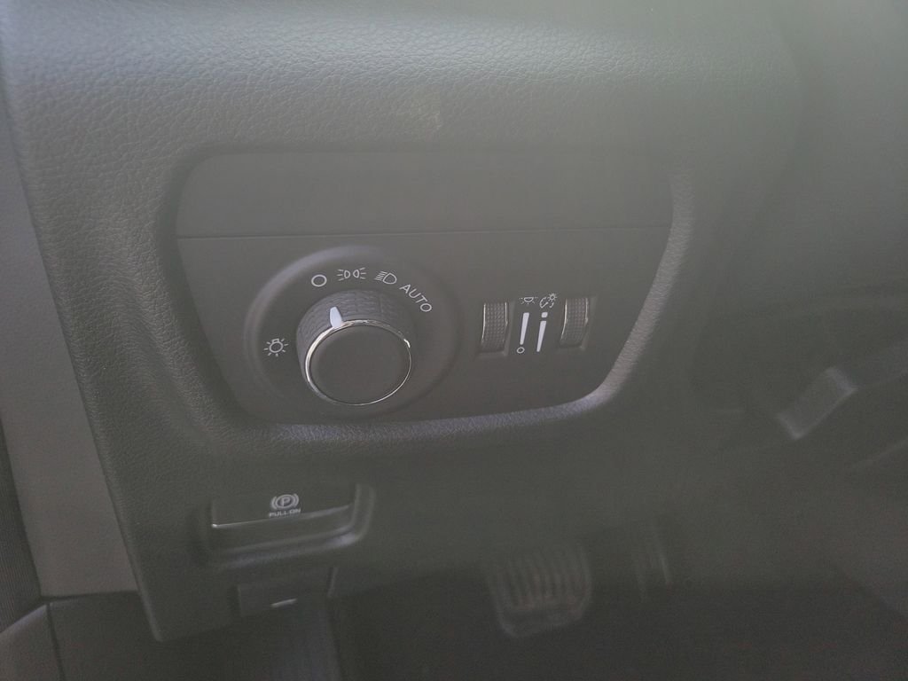 New 2026 Baltic Gray Metallic Clearcoat Jeep Laredo X image 22