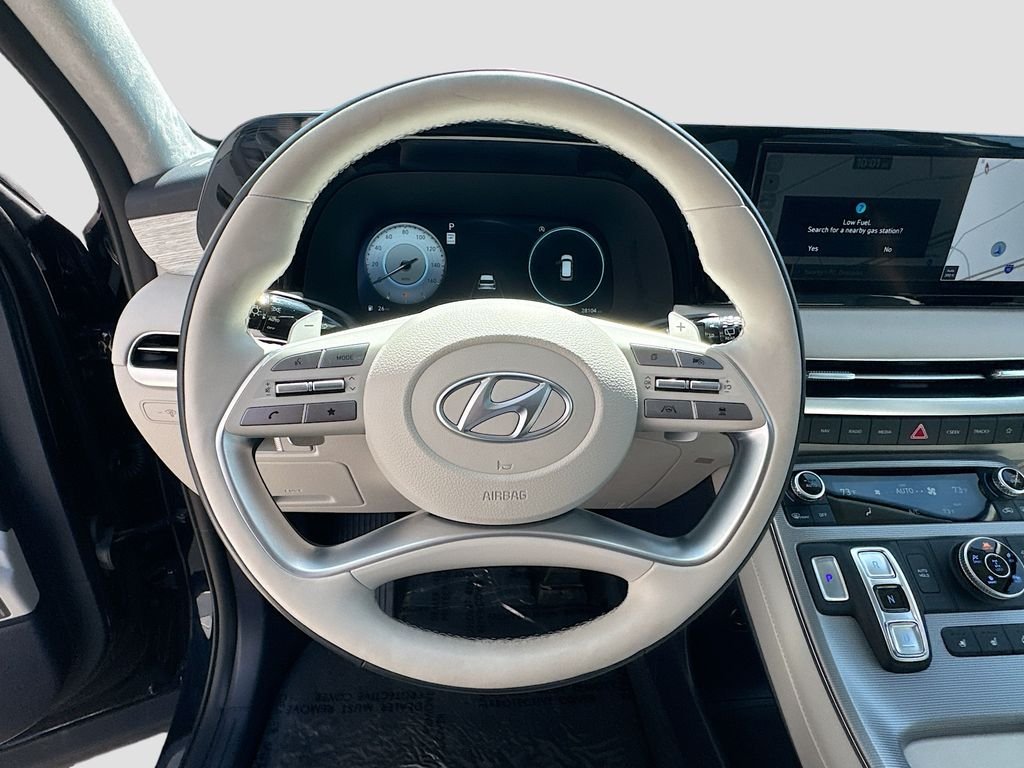 Used 2023 White Hyundai Calligraphy image 11