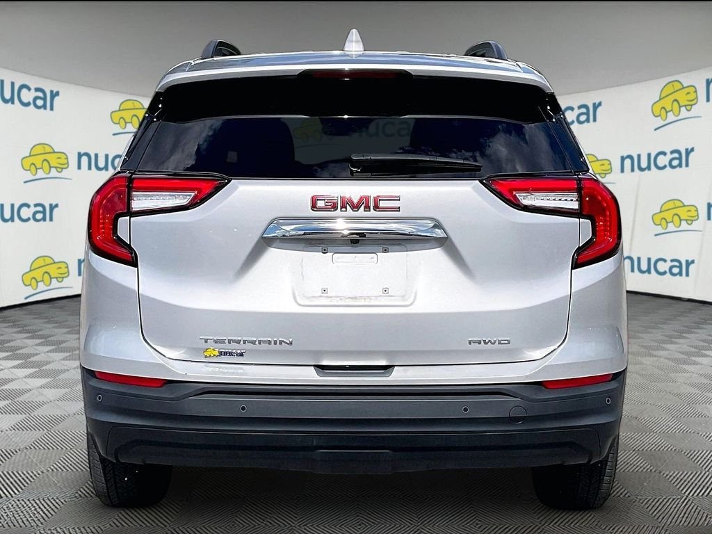 Used 2022 Quicksilver Metallic GMC SLE image 5