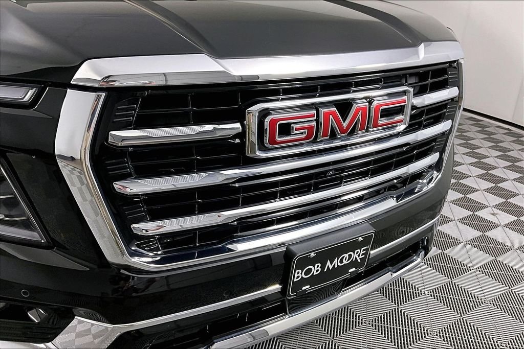 Used 2025 Black GMC Elevation image 31