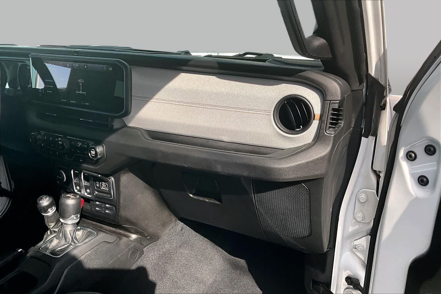 Used 2024 Bright White Clearcoat Jeep Sport S image 17