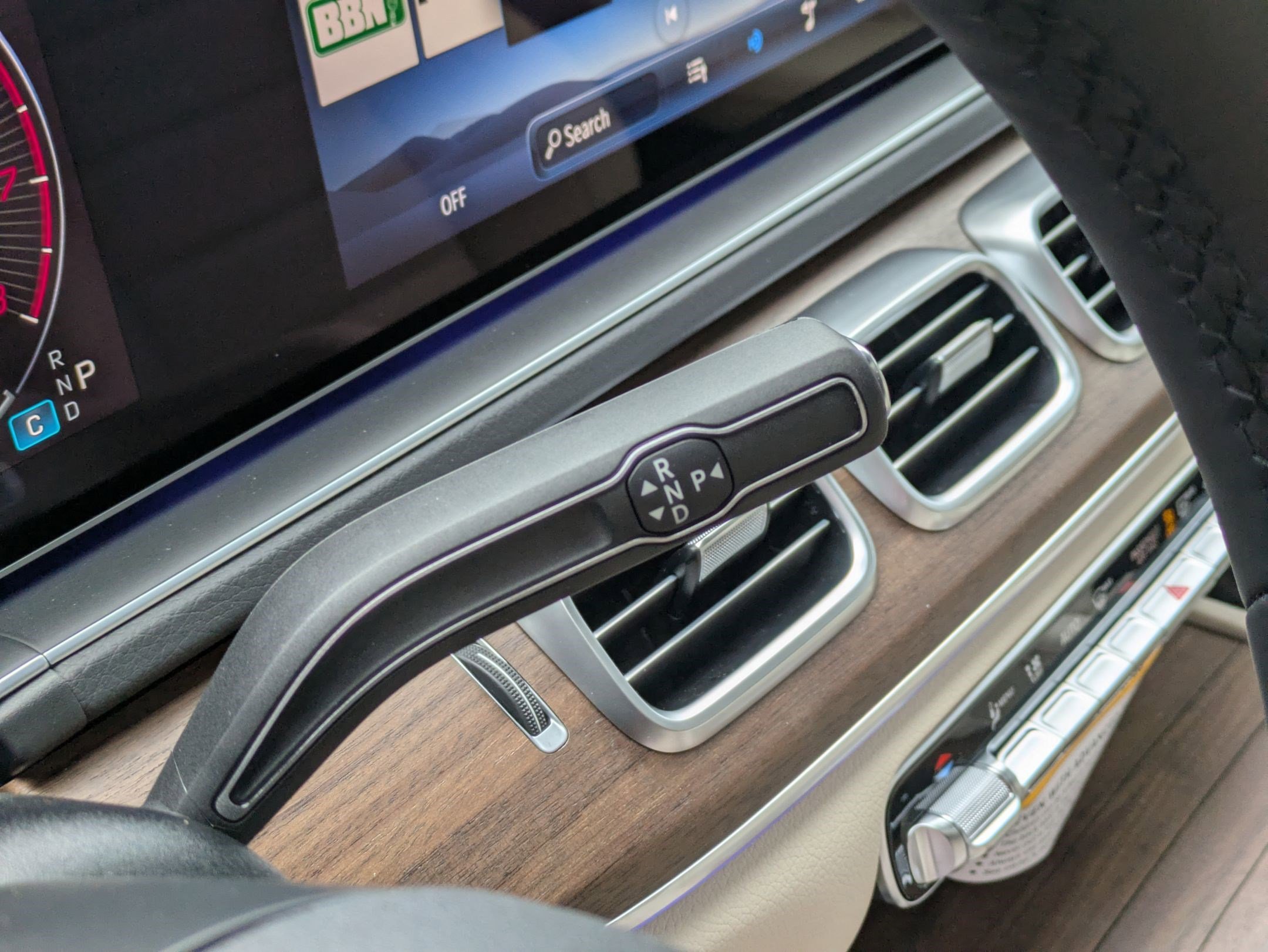 New 2026 MANUFAKTUR Moonlight White Metallic Mercedes-Benz GLE 450 image 30