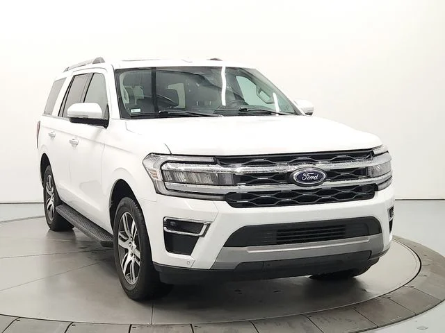 Used 2024 White Ford Limited image 2
