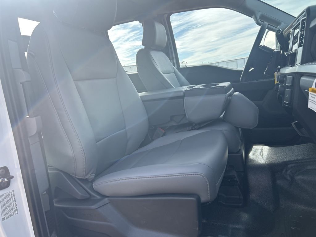 New 2026 Oxford White Ford XL image 36
