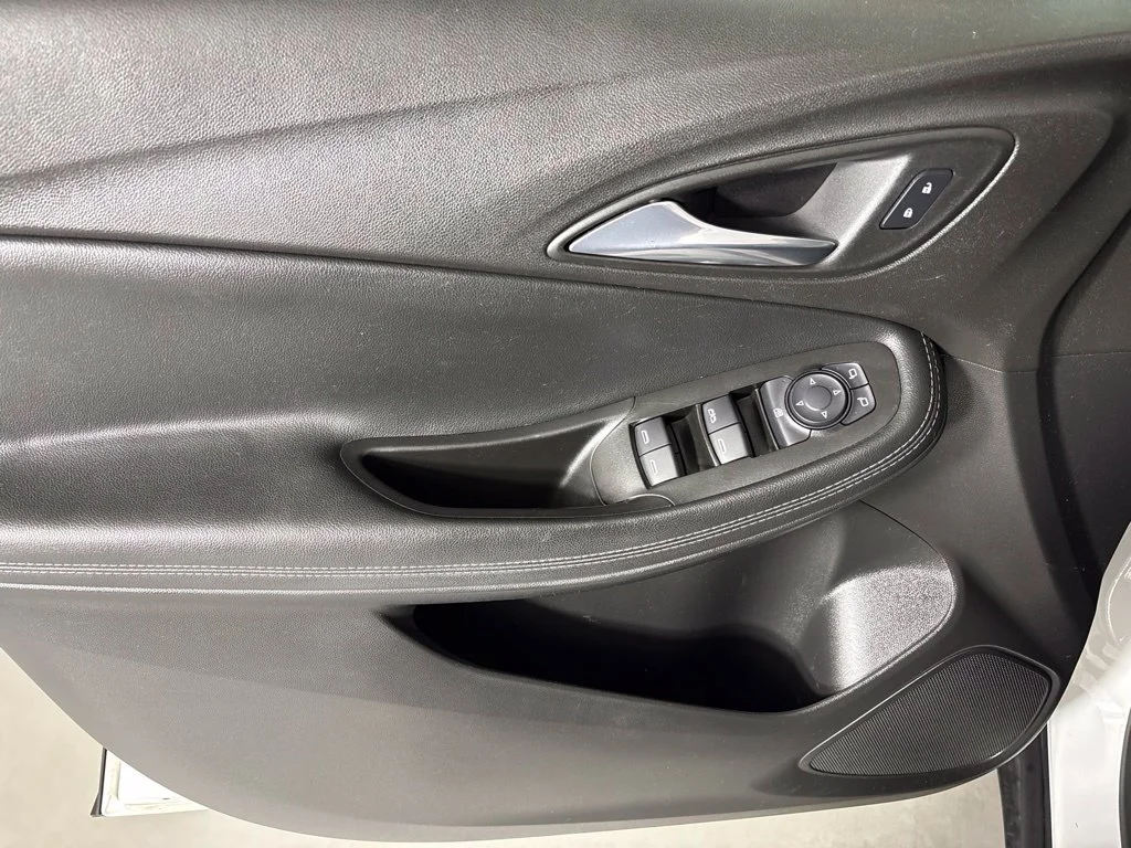 Used 2021 White Buick Select image 24