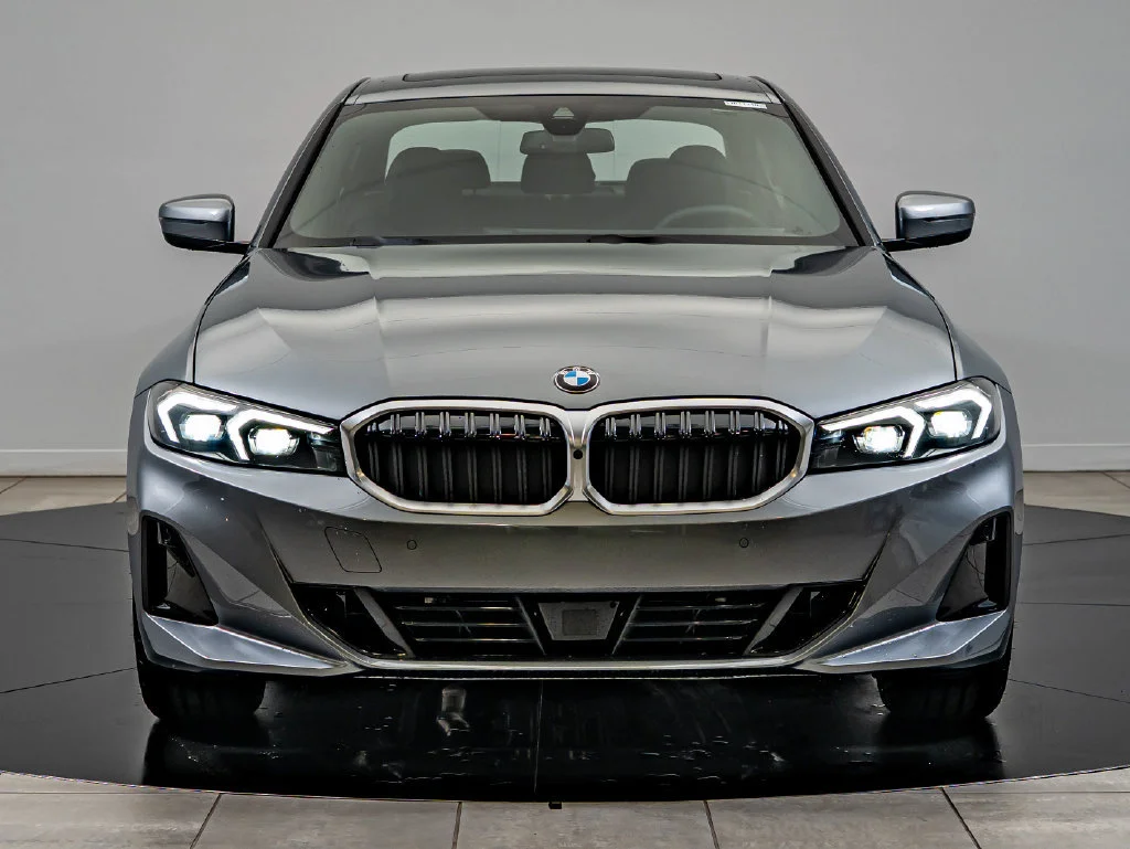 New 2026 Skyscraper Grey Metallic BMW 330i xDrive image 2