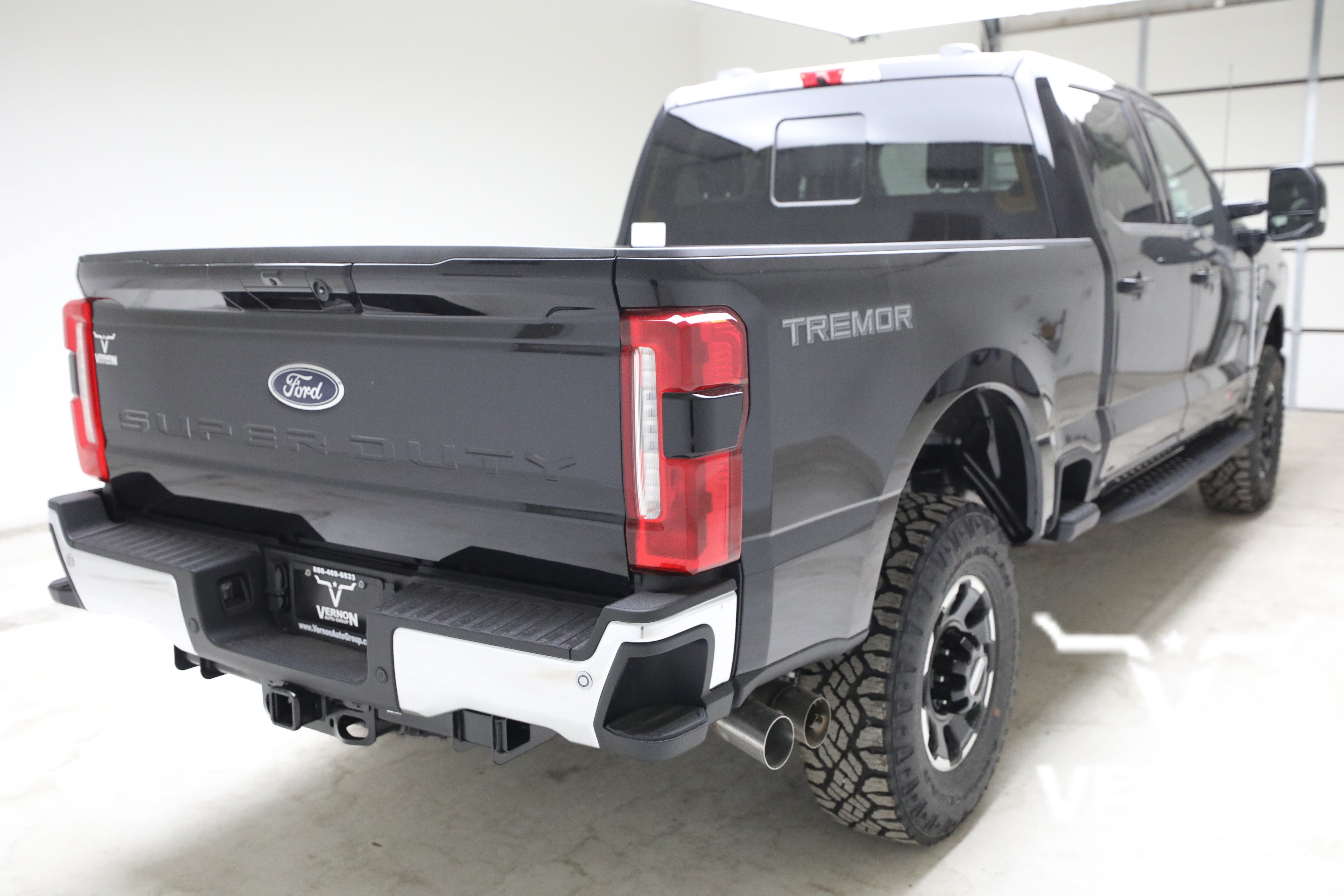 New 2026 Agate Black Metallic Ford  image 5