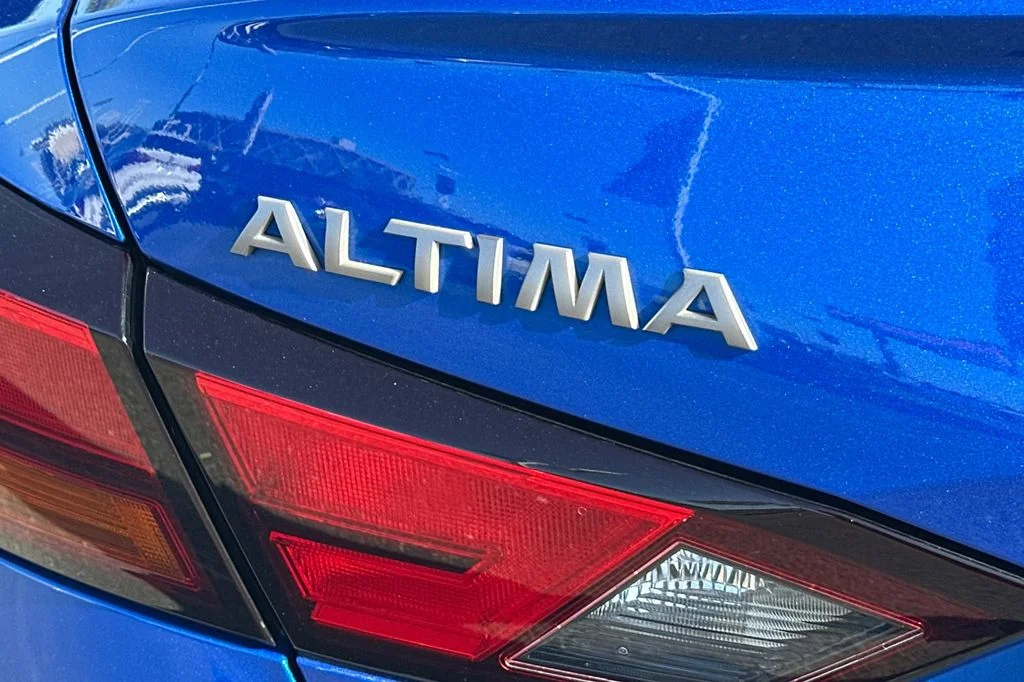 2025 Nissan Altima SR - Photo 32