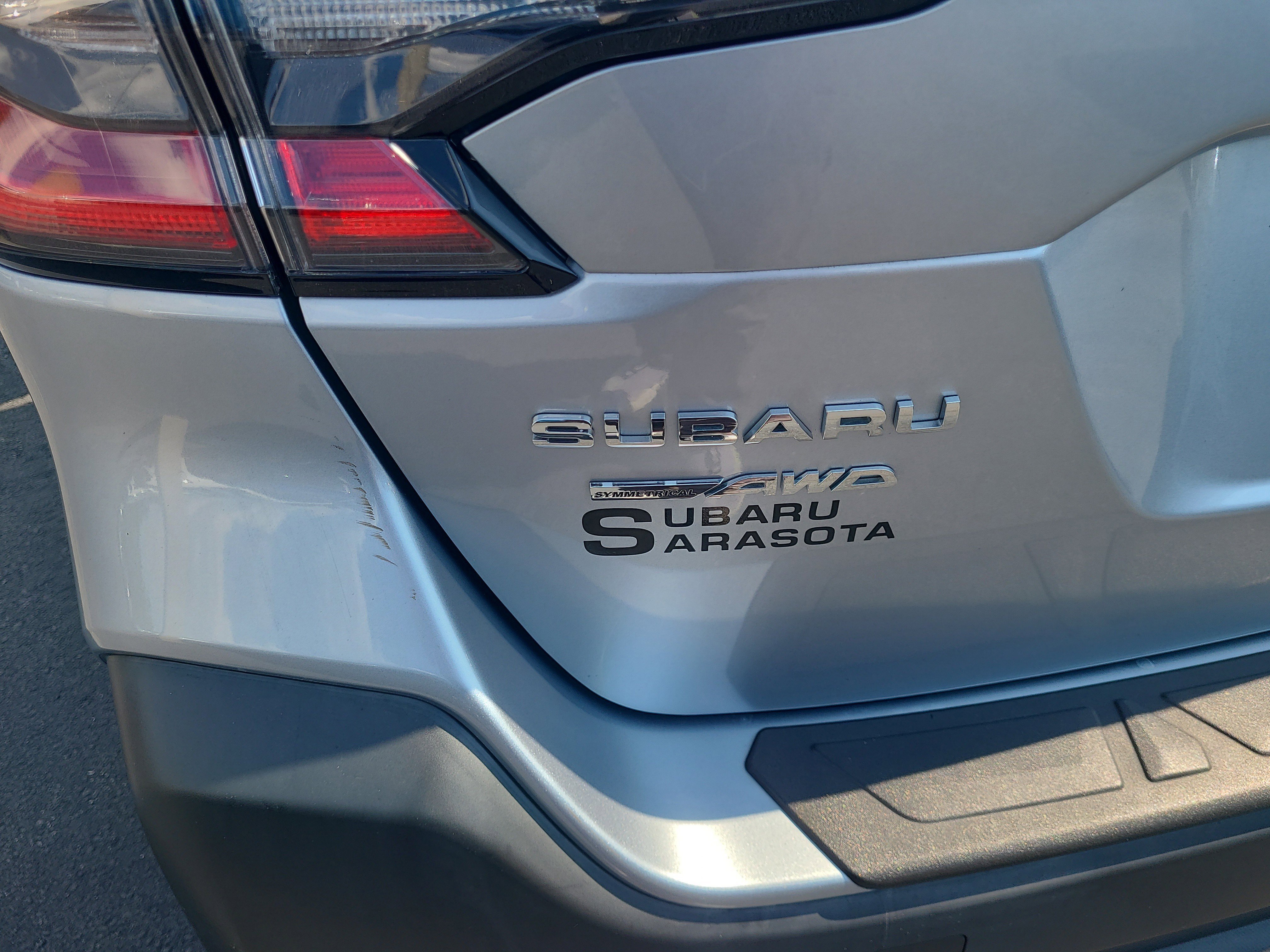 Used 2025 Ice Silver Metallic Subaru Premium image 7