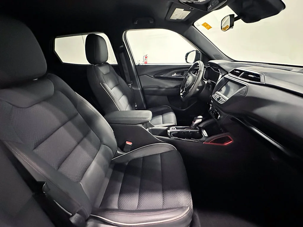 Used 2022 SATIN STEEL METALLIC Chevrolet RS image 26