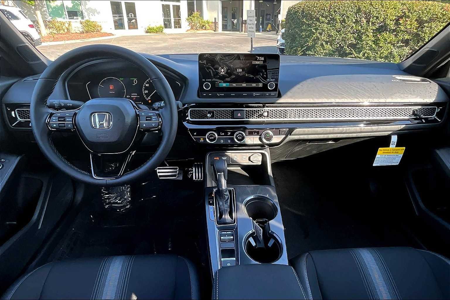 View vehicle photo 5