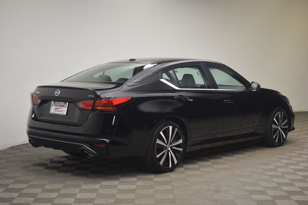 Used 2022 Black Nissan 2.5 SR image 5