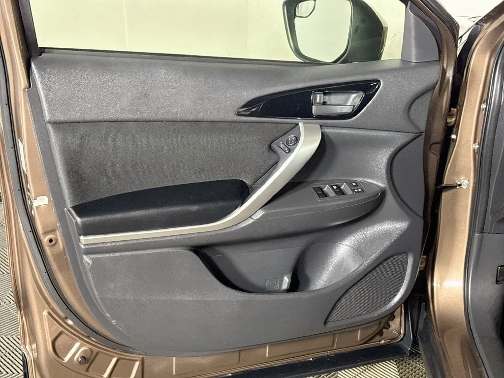 Used 2019 Brown Mitsubishi ES image 10